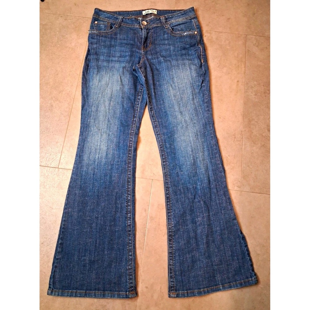 L.E.I. Juniors Ashley Trouble Flare Jeans Size 13 Y2K Vintage - Picture 2 of 10